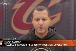 美媒：交易东契奇就是极大的灾难，浓眉越来越贬值了！